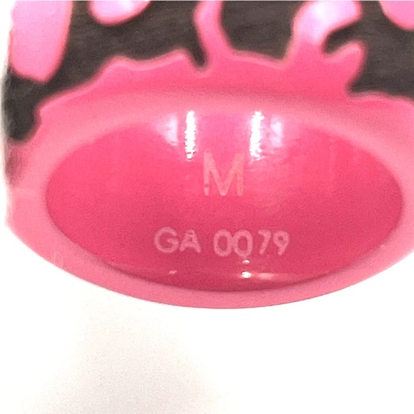 Pink LOUIS VUITTON Wood Berg Leo Monogram Ring - Picture 2 of 9